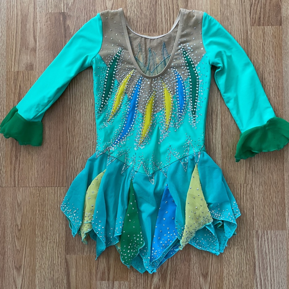 ⭐️Girls skating dress size 6
